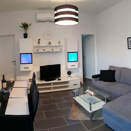 App Lana Apartment Crikvenica Bagian luar foto